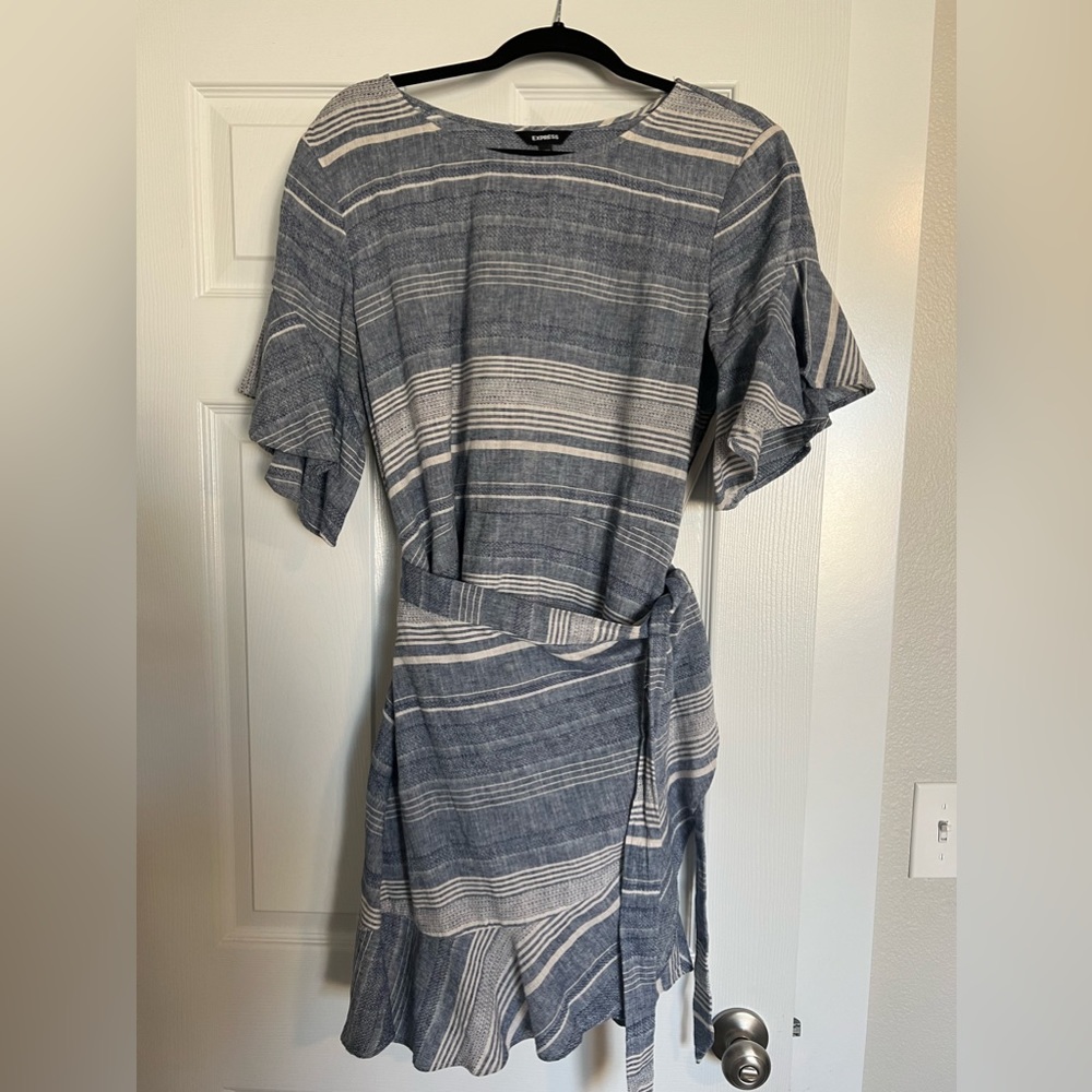 Express large wrap dress linen blue white stripes short flared bottom sleeves